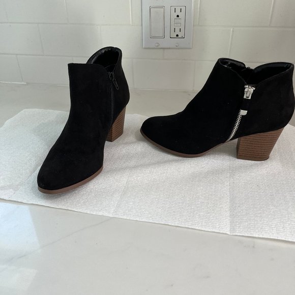 Black Suede booties, size 7 1/2 M pre-owned excellent condition - Picture 1 of 2